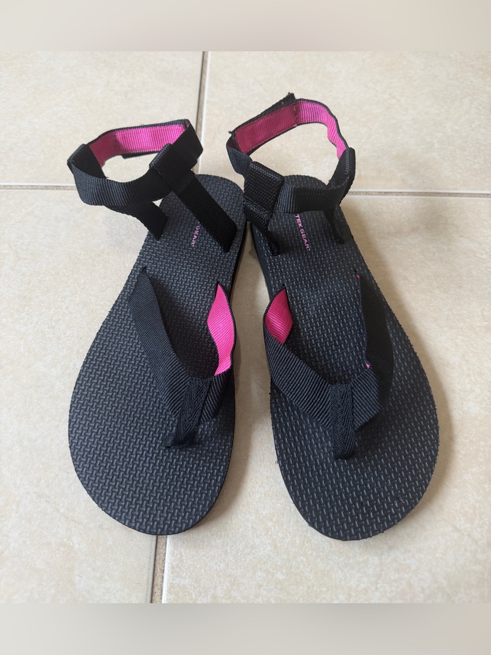 TEK GEAR Women’s Sz M(7-8) Black Sandals Shoes